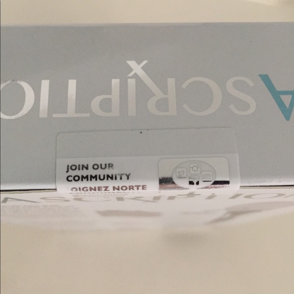 **SOLD**Gel Face Mask Trio With Applicator - Picture 7 of 11